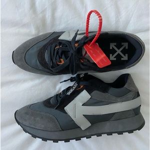 Off white arrow grey